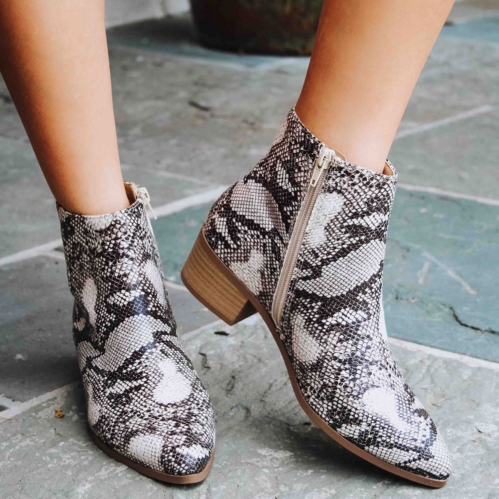 NEW🔥 Python Snake Cowgirl Ankle Booties Boots Zip